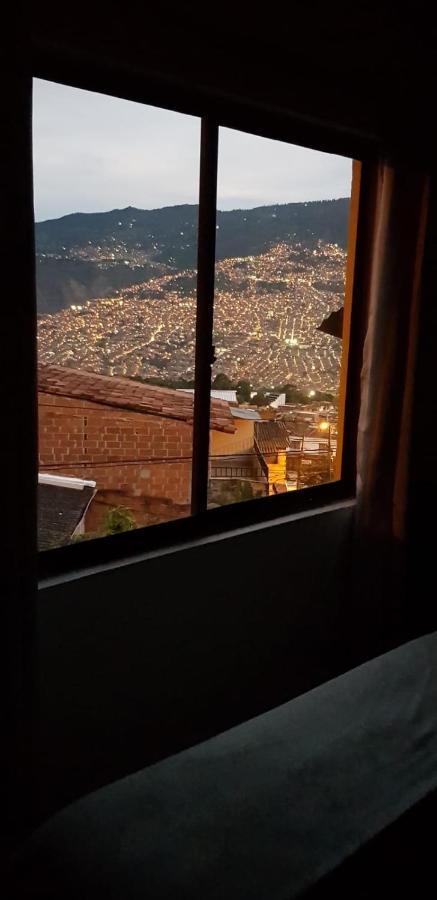 Wonderful House With Views In Medellin-Fiber Optics Medellín Exterior foto