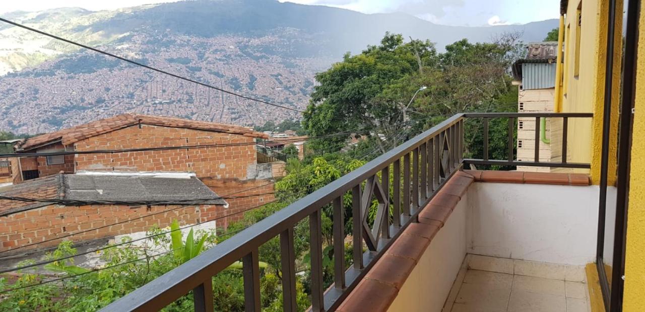 Wonderful House With Views In Medellin-Fiber Optics Medellín Exterior foto